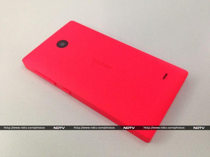 The <a href="http://gadgets.ndtv.com/nokia-x-dual-sim-1311">Nokia X Dual SIM</a> comes in a polycarbonate shell in multiple colours, including black, white, red, green, yellow and blue.