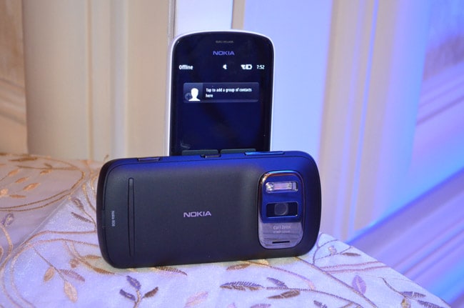 The PureView 808 is NFC enabled and includes Wi-Fi, Bluetooth 3.0 and USB on the go.