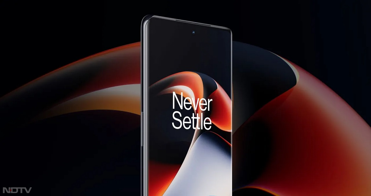 वनप्लस के इस फोन में वाई-फाई, ब्लूटूथ 5.3, 5G, 4G, एनएफसी और जीपीएस शामिल हैं। OnePlus 11R में 100W फास्ट चार्जिंग को सपोर्ट करने वाली 5,000mAh की बैटरी मिलती है।