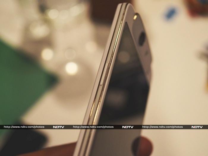 A power button is included on the left-side of the <a href="http://gadgets.ndtv.com/oppo-n1-mini-1641">Oppo N1 Mini</a>.