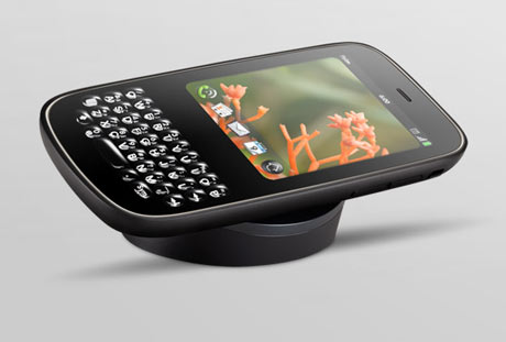 Exposed QWERTY keyboard.