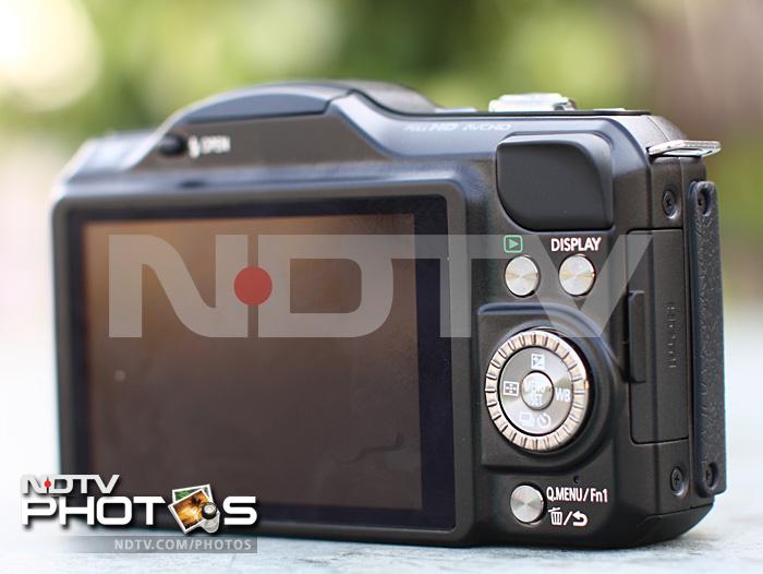 The back of the Lumix DMC-GF5 is rather modest with just a control dial, a preview button, a display button and a menu/delete button.