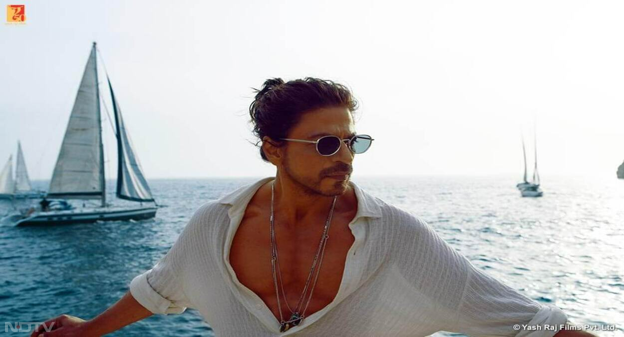 पठान के इस मुकाम तक पहुंचने में फ&zwj;िल्&zwj;म के लिए बेहतरीन साबित हुए शुरुआती दिन। शाहरुख की फ&zwj;िल्&zwj;म ने बॉक्&zwj;स ऑफ&zwj;िस पर बहुत तेज कमाई की थी और 100 व 200 करोड़ कमाई का आंकड़ा कुछ ही दिनों में पार कर लिया था। अपनी रिलीज के 22वें दिन फ&zwj;िल्&zwj;म ने भारत में 500 करोड़ की कमाई का आंकड़ा पार कर लिया था। वर्ल्&zwj;डवाइड कलेक्&zwj;शन भी एक हजार करोड़ रुपये के पार पहुंच गया था।