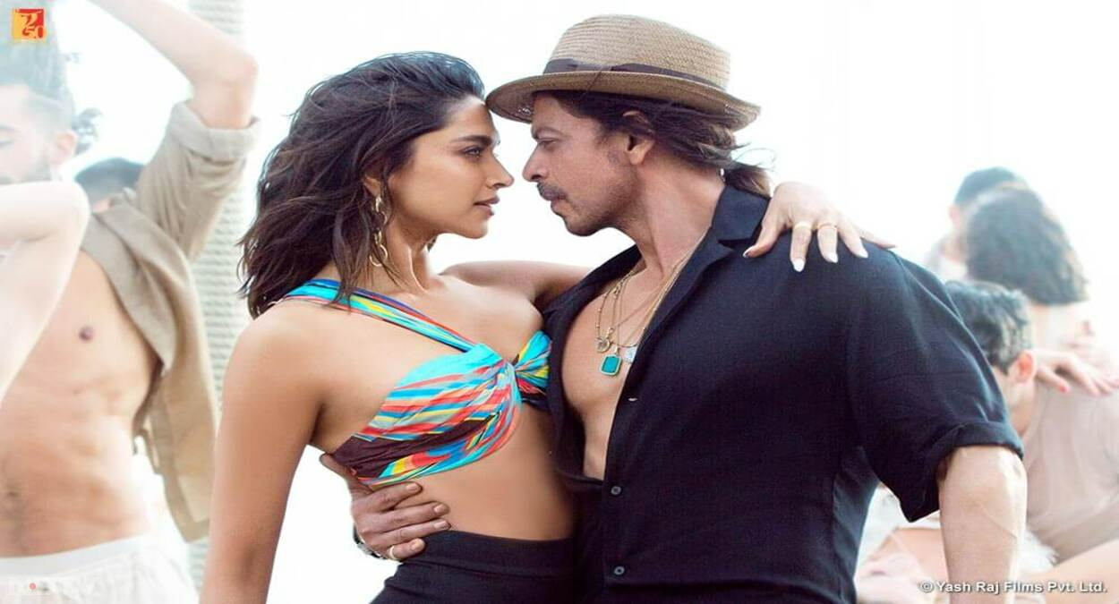 पठान ने भारतीय बॉक्‍स ऑफ‍िस पर 500 करोड़ रुपये से ऊपर की कमाई की है, जबकि दुनियाभर में इस फ‍िल्‍म का कलेक्‍शन एक हजार करोड़ रुपये के पार पहुंच गया है। हालांकि ध्‍यान देने वाली बात यह है, पठान ने बॉक्‍स ऑफ‍िस पर बहुत तेज शुरुआत की थी। फ‍िल्‍म ने अपनी रिलीज के 22दिनों में भारत में 500 करोड़ रुपये से ऊपर का कारोबार कर लिया था। उसके बाद लगभग 28 दिनों में यह फ‍िल्‍म देश में 540 करोड़ के कुल कलेक्‍शन तक पहुंच सकी है।