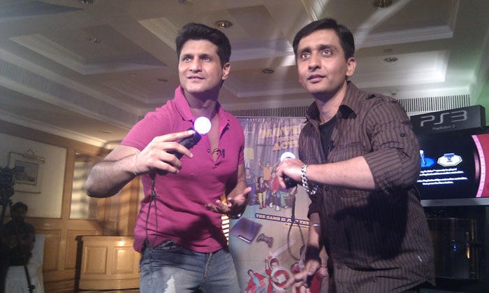 Gadget Guru Rajiv Makhni takes on the Gaming Guru Karan Patheja in a battle of Table Tennis. [PHOTO: Sameer Mitha]