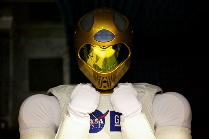 R2 will stay on the space station indefinitely to allow engineers on the ground to learn more about how humanoid robots fair in space. (Photo: NASA)