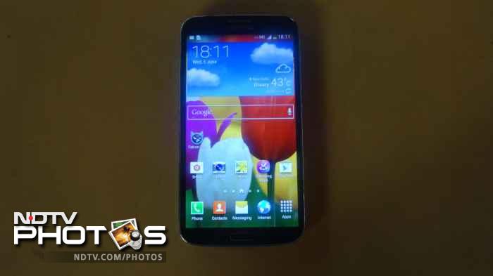 The Galaxy Mega 6.3 runs Android 4.2 Jelly Bean with Samsung's Touchwiz UI layer on top.