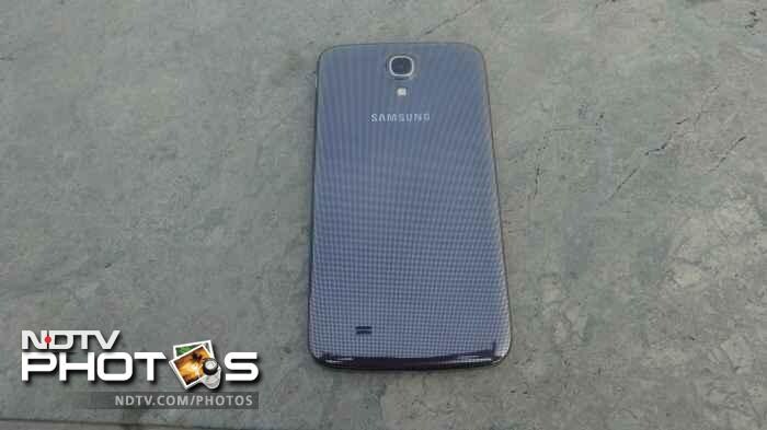 The Galaxy Mega has a removable back cover that sports a glossy finish.