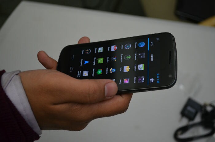 The device may be big, but it fits very comfortably in one's hands