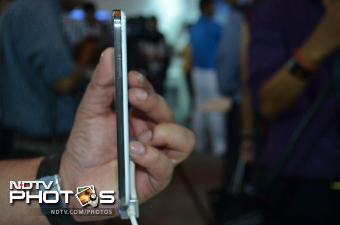 Samsung Galaxy S4 is 7.9mm in thickness.