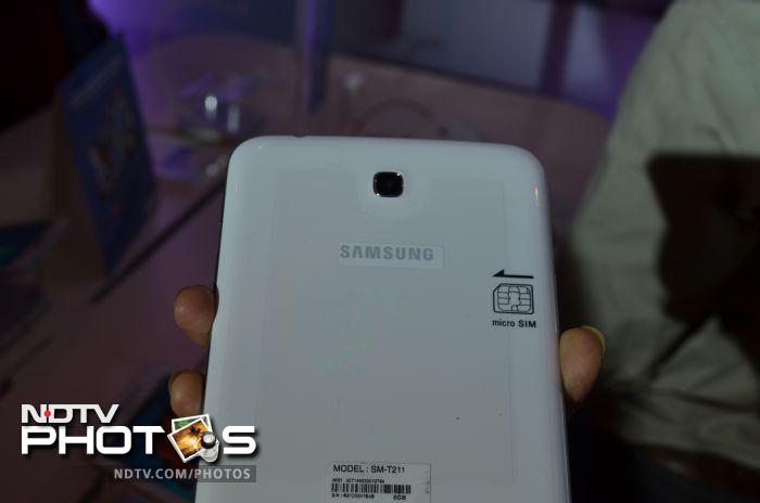 Samsung Galaxy Tab 3 211 7 has a 3-megapixel rear camera.<br />