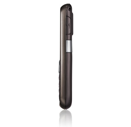 It has a brilliant Amoled screen, smoother Internet browsing and an intuitive user interface. This one will also give you advanced navigation options.