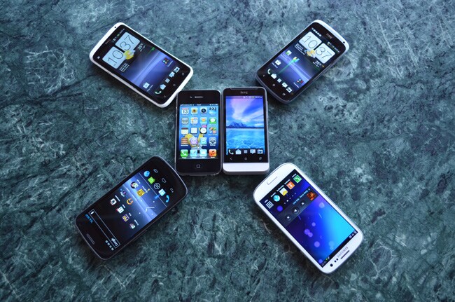 Priced at Rs.43,180, it is one of the most expensive smartphones currently available in the market.