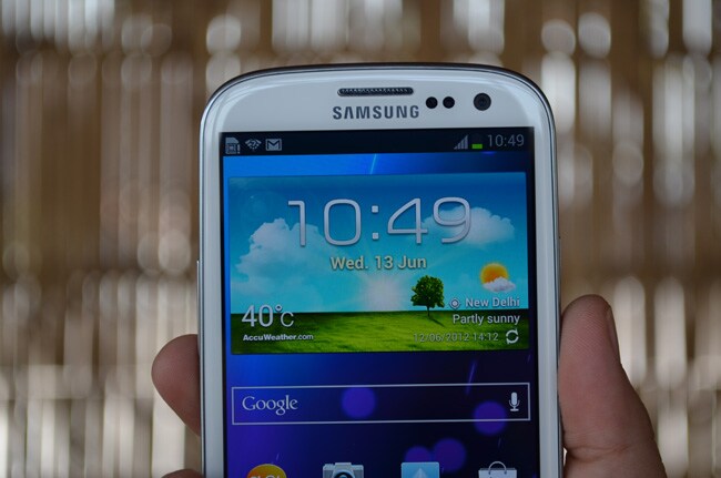 The smartphone runs on Android 4.0.4 with company's Touchwiz Nature UX on top.