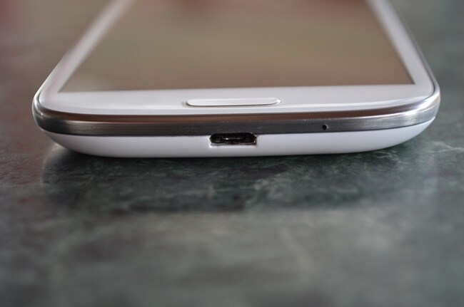 The bottom of the device houses the Micro-USB port which can be used for both charging and HDMI out.