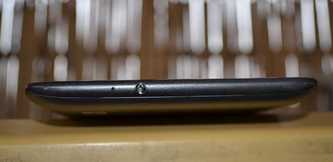 In terms of ports and slots, the tablet hosts a 3.5mm audio jack on the top.