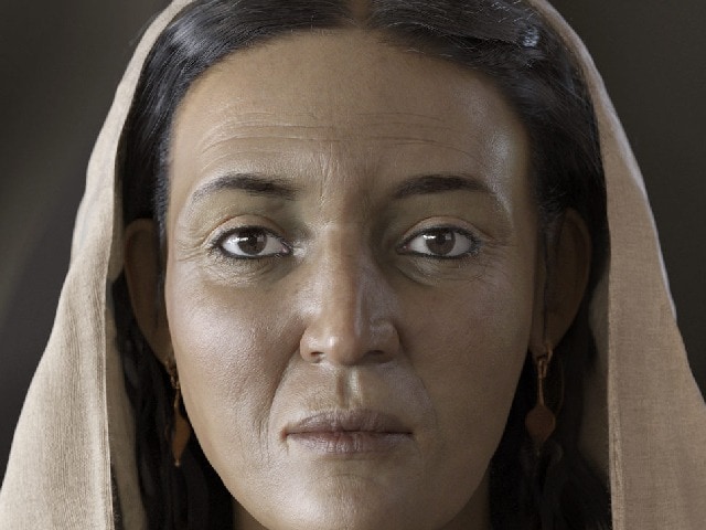 Photo : 2 हजार साल पुराने मकबरे में 80 कंकालों के बीच से वैज्ञानिकों ने खोज निकाला यह ‘चेहरा', जानें इसकी कहानी