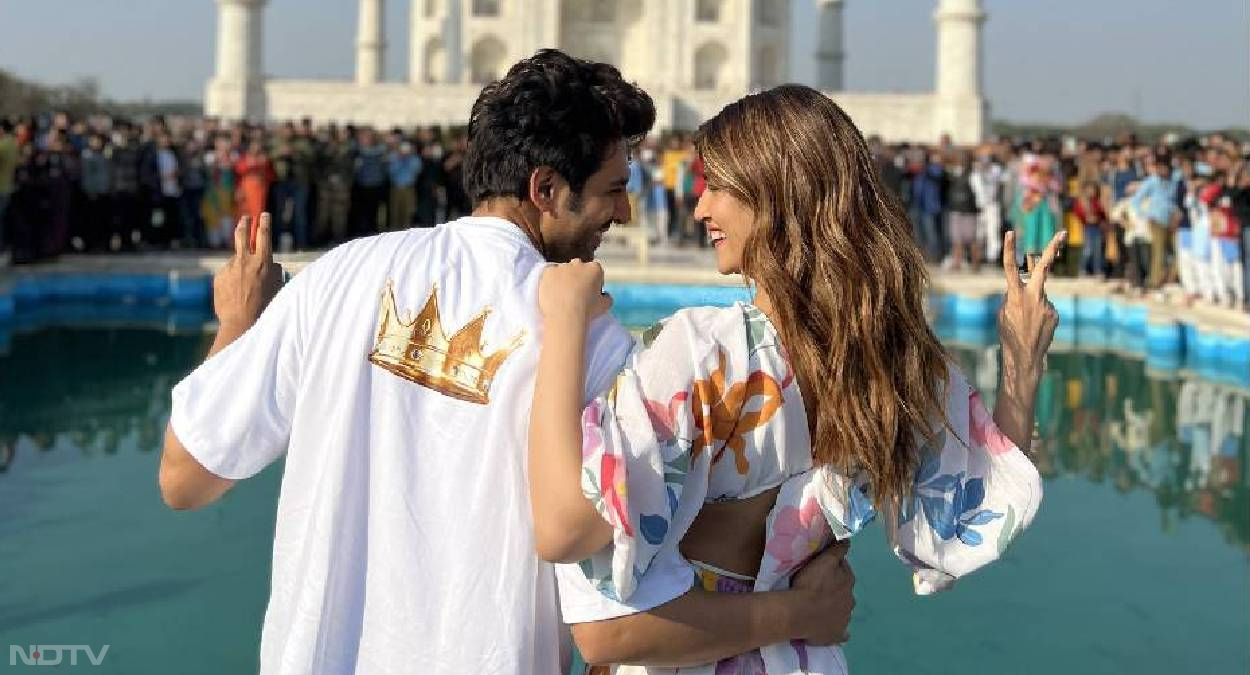 अपनी रिलीज के 9वें दिन यानी शनिवार को कार्तिक की फ‍िल्‍म कलेक्शन में 1 करोड़ रुपये भी नहीं जोड़ पाई। Sacnilk की रिपोर्ट कहती है कि शहजादा ने शनिवार को महज 73 लाख रुपये का कारोबार किया। 8 दिनों में फिल्म का कुल कारोबार 27.80 करोड़ बताया गया है, जबकि फ‍िल्‍म का बजट 75 करोड़ रुपये कहा जाता है। गैजेट्स 360 हिंदी इन आंकड़ों की पुष्टि नहीं करता है। ये आंकड़े मीडिया रिपोर्ट्स पर आधारित हैं।