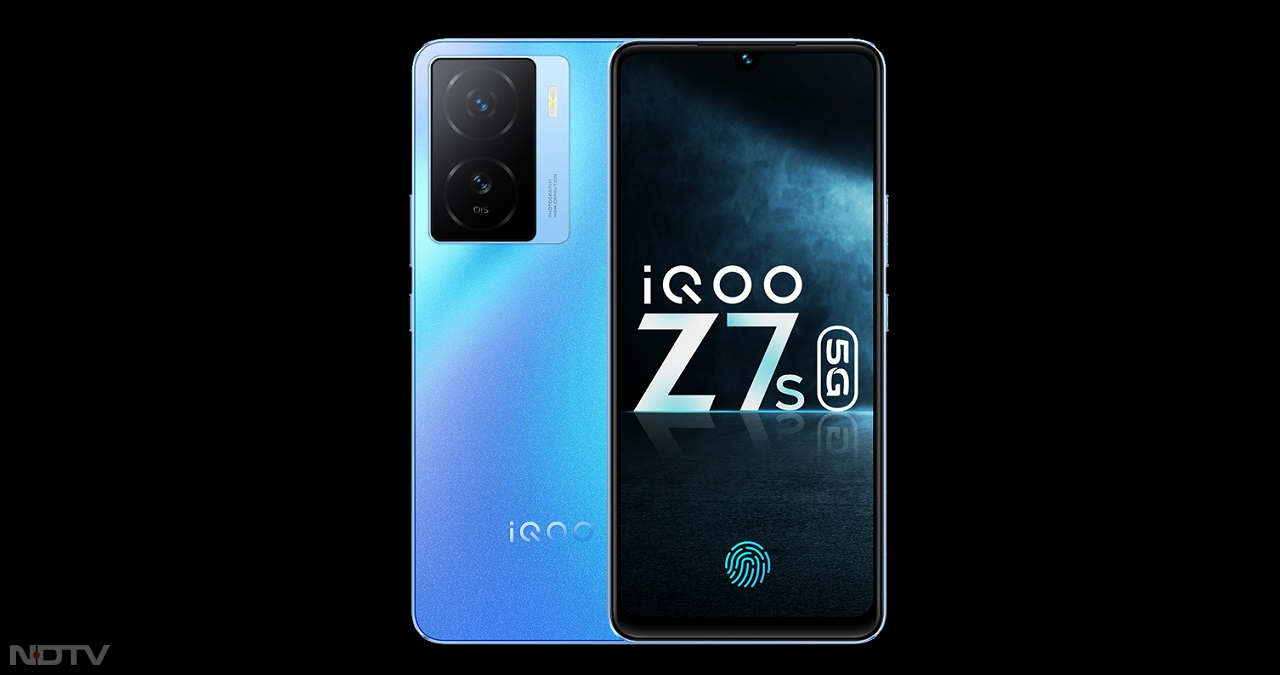 iQOO Z7s 5G के 8GB/128GB स्टोरेज वेरिएंट 19,999 रुपये में लिस्ट किया गया है। बैंक ऑफर की बात करें तो Amex क्रेडिट कार्ड से पेमेंट 10% छूट (2,000 रुपये तक) मिल सकती है, जिसके बाद प्रभावी कीमत 17,999 रुपये हो जाएगी। यह फोन 6.38 इंच की FHD+ AMOLED डिस्प्ले दी गई है।