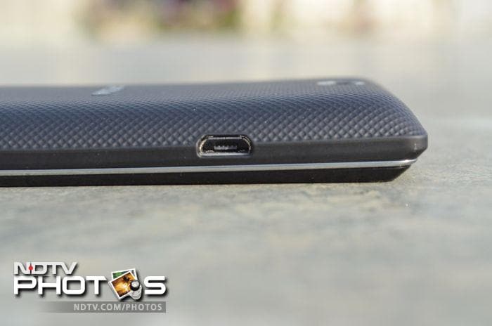 The micro USB port is placed on the left side of the phone.