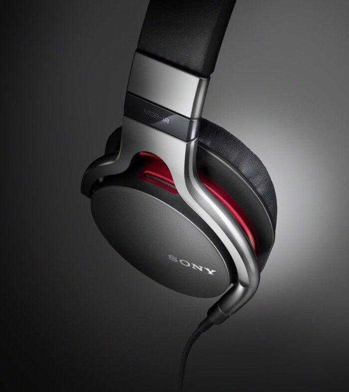 Sony Electronics has worked closely with Sony Music Entertainment to deliver these high-quality headphones.