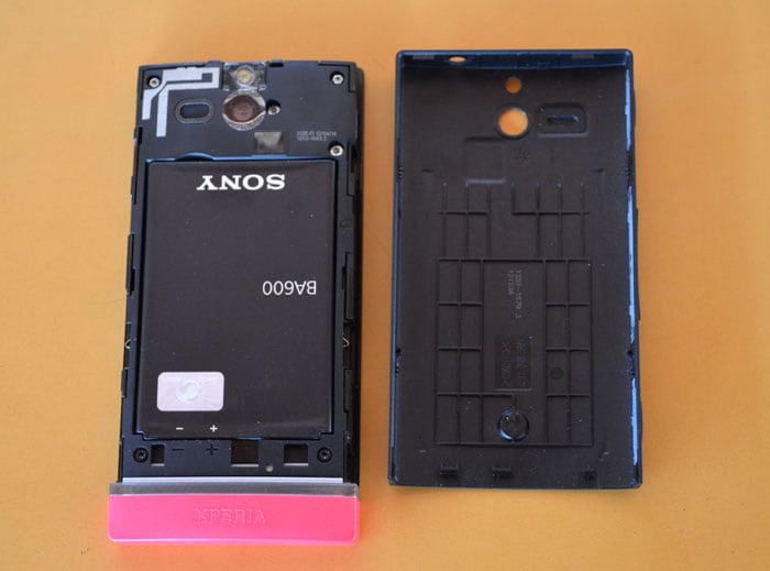 Xperia U is powered by a 1320 mAh battery.