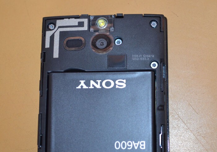 It comes with 8GB of internal memory and there is no microSD card support to increase its capacity.