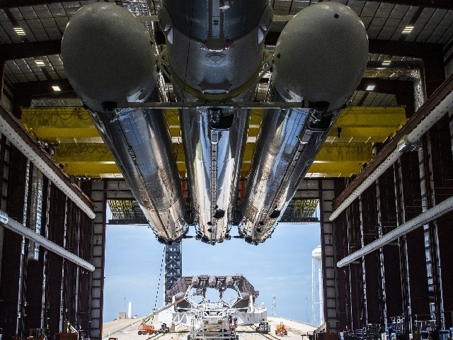 Photo : Elon Musk का ये रॉकेट देखा आपने? 18 तारीख को भरने वाला है उड़ान, जानें इसके बारे में
