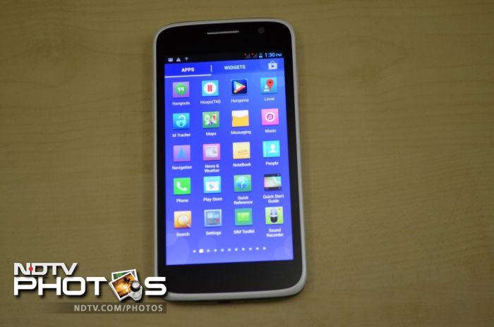 <a href="http://gadgets.ndtv.com/spice-pinnacle-fhd-920">Spice Pinnacle FHD</a> runs on Android 4.2 (Jelly Bean).