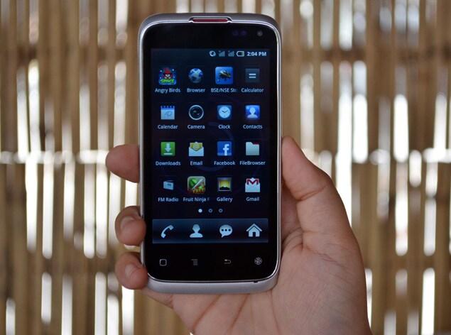 Spice Mi-425 is one of three Android powered dual-SIM smartphones from Spice, part of the new Stellar series. It is priced at Rs. 9,990.