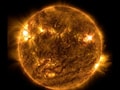 Photo : 2022 में पृथ्वी से टकराए ये 5 खतरनाक सौर तूफान