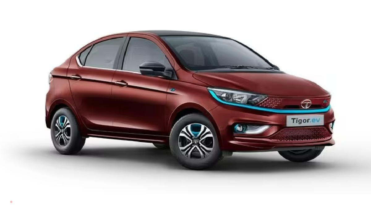 Tigor EV में कंपनी ने 26 kWh की क्षमता का लिक्विड-कूल्ड बैटरी पैक लगाया है, जो कि IP67-रेटेड लिथियम-आईऑन बैटरी से लैस है। कंपनी का दवा है कि इसकी बैटरी हर मौसम में बेहतर परफॉर्मेंस देगी। टाटा इलेक्ट्रिक कार सिंगल चार्ज में 315 किलोमीटर तक का ड्राइविंग रेंज दे सकती है। सेफ्टी के लिए इस ईवी को GNCAV से 5 स्टार मिले हुए हैं जो कि इसे भारत की सबसे सुरक्षित इलेक्ट्रिक सेडान का दर्ज देता है। चार्जिंग समय की बात करें तो यह फास्ट चार्जर से सिर्फ 65 मिनट में 0-80 प्रतिशत तक चार्ज हो सकती है। वहीं घर या ऑफिस में नॉर्मल चार्जर से 0-80 प्रतिशत सिर्फ 8 घंटे 45 मिनट में चार्ज हो सकती है। इसकी शुरुआती कीमत 12.49 लाख रुपये (एक्स-शोरूम) है।