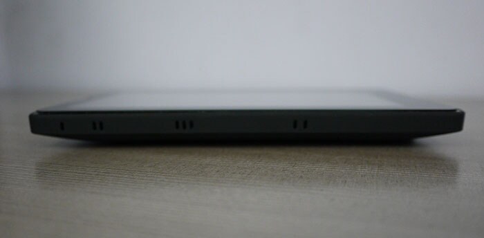 The overall design of 7+ is exactly same as the predecessor and there is no visible change in the tablet.