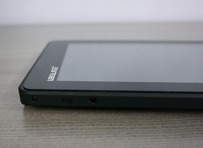 The power button is placed on the left side along with the charging port and 3.5mm headphone jack.