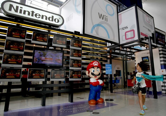 <b>Debut Date</b> ? While it will be announced at E3 tomorrow, the actual console may not hit shelves till fall 2012.