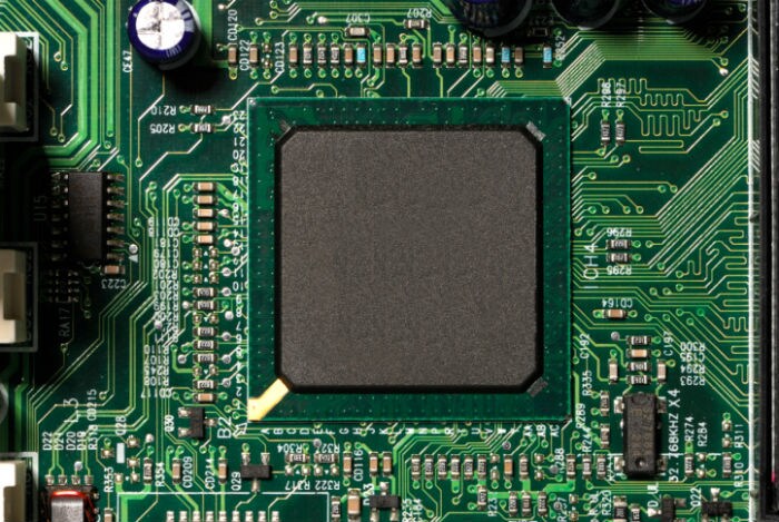 <b>Faster three-core IBM processor ?</b> The new Wii is also reported to be powered by a new three-core processor from IBM that makes it much faster than arch-rivals Xbox 360 and PlayStation 3.