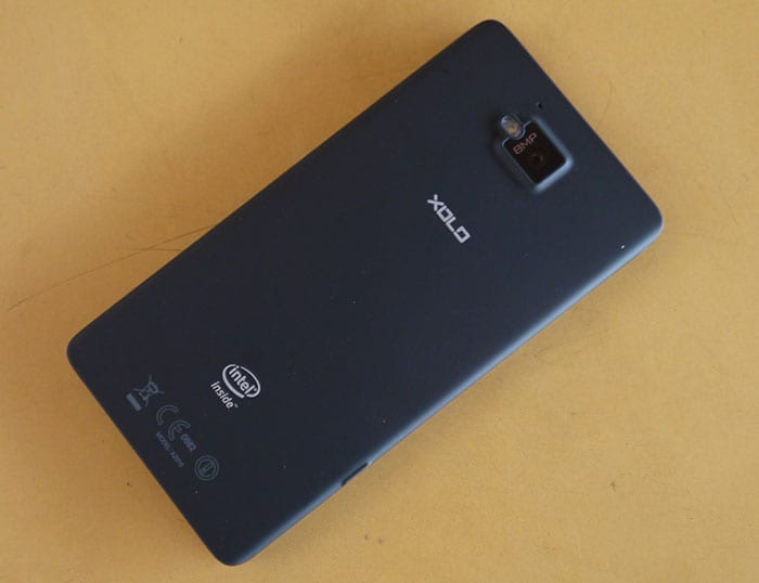 The device is backed by a 1460 mAh battery.