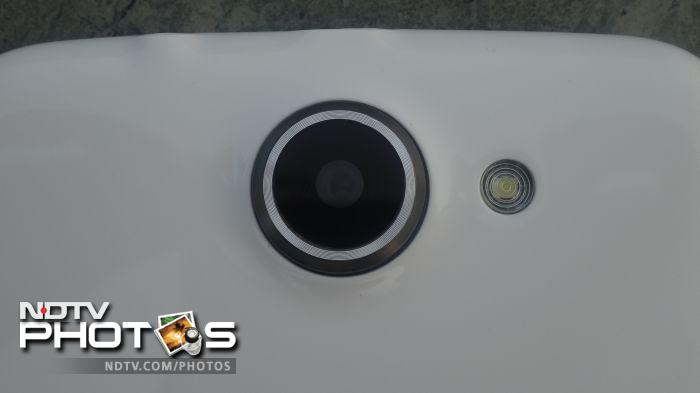 The phone sports an 8-megapixel rear camera with LED flash.