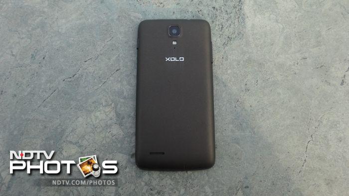 Xolo Q700 has a rubberized finish for a steady grip.