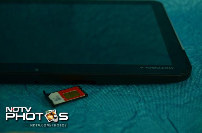 The 3G SIM card and memory card slot are housed on the top edge in a plastic drawer. The only problem is that the Micro SD card will be useless unless the device receives the 3.1 update, which is currently not available in India. Motorola says that the update will be available soon, but they have not specified a specific date for the update. (Photo: Sameer Mitha)