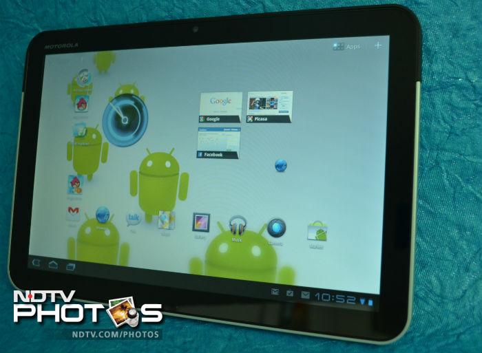The device has a 10.1-inch LED display with a resolution of 1280x800. By default the device has three home screens, which can be customized by app shortcuts and widgets. A lot of the apps running on Honeycomb have been optimized for use on a large screen. (Photo: Sameer Mitha)