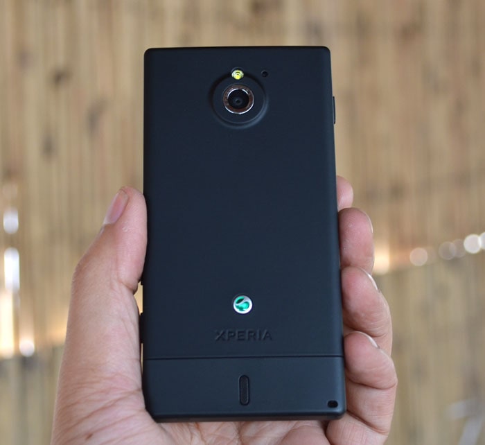 The smartphone comes with a 5MP rear camera, but there is no front camera in the smartphone.