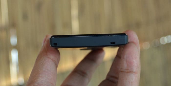 Connectivity options on Xperia sola include Wi-Fi, Bluetooth, NFC, and DLNA.