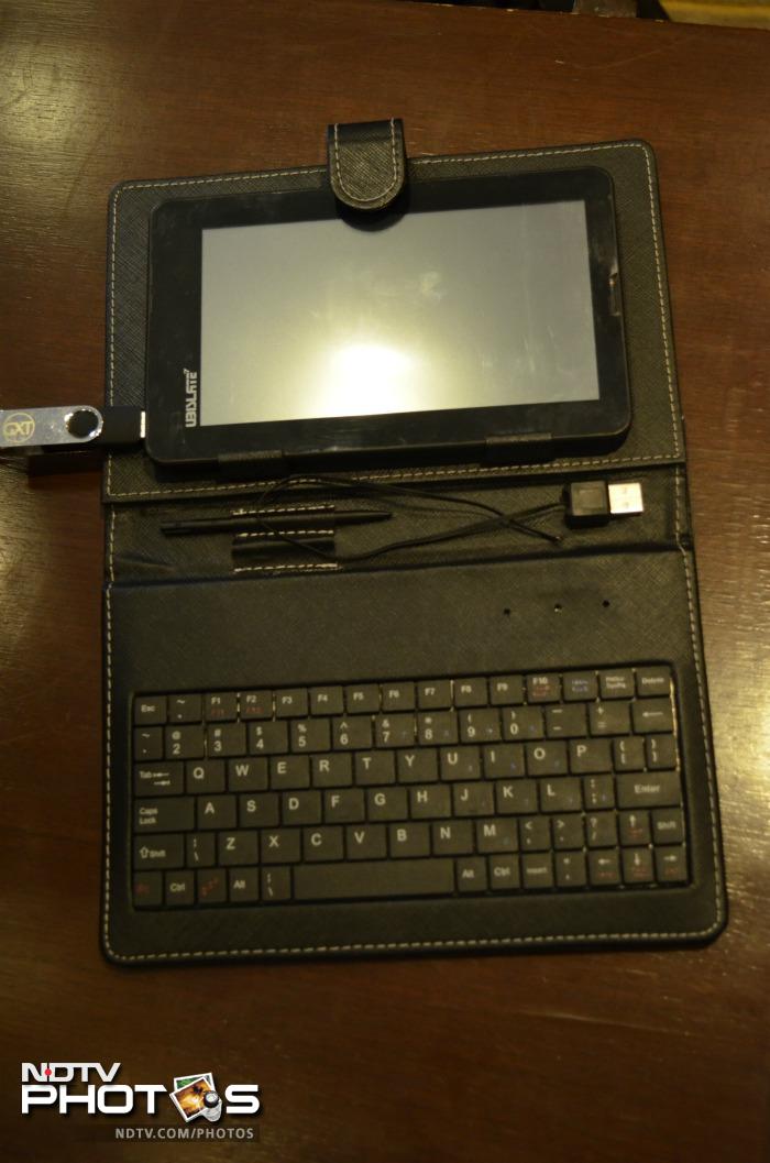 <b>Aakash Tablet</b> ? 5th October 2011 was a red letter day in India's tech history as the long awaited Aakash was finally released by the HRD Ministry. What's so special about it? It's made in India, and it's cheap. At $50, it was pricier than it's original $35 tag, but still the cheapest tablet around. For students, the targeted market, the price tag will be even cheaper.