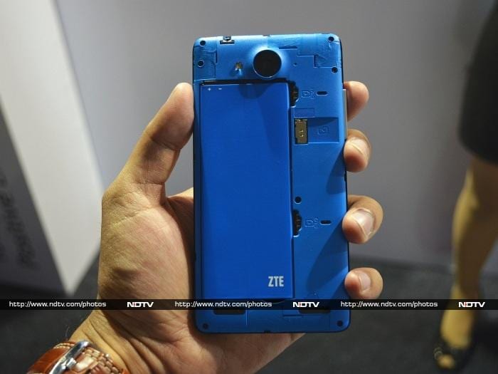 Two SIM cards and a microSD card can be installed by removing the back cover of the <a href="http://gadgets.ndtv.com/zte-v5-1926">ZTE V5</a>.