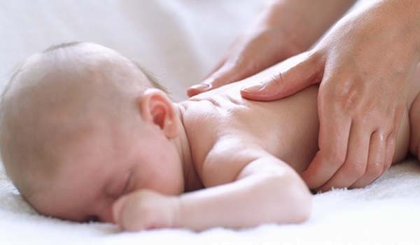 Rub only about half-a-teaspoon of oil at a time on your palms, so that they glide easily on the babys body. You can apply more oil later as needed.