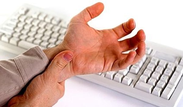 Pain, numbness, or tingling in the hand and wrist, especially in the thumb, index and middle fingers are the common symptoms.