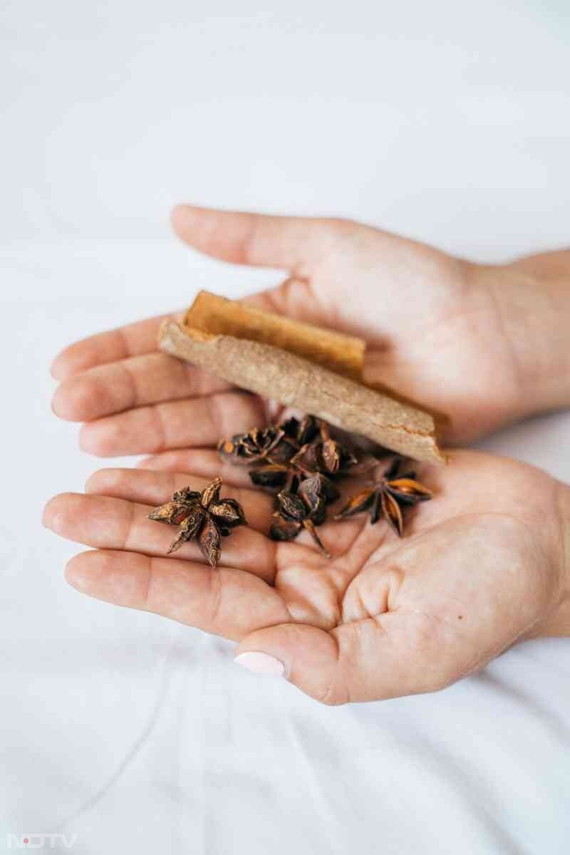 à¤¦à¥à¤¸à¥ à¤à¤¾à¤¯ à¤¬à¤¨à¤¾à¤¨à¥ à¤à¥ à¤²à¤¿à¤ à¤à¤¾à¤¯ à¤à¥ à¤¸à¤¾à¤®à¤à¥à¤°à¥ à¤à¥ à¤à¤²à¤¾à¤µà¤¾ à¤à¤¾à¤¹à¤¿à¤- à¤à¤¾à¤²à¥ à¤®à¤¿à¤°à¥à¤ 3 à¤¸à¥ 4 à¤ªà¤¿à¤¸à¥ à¤¹à¥à¤, à¤à¤¦à¤°à¤ à¤à¤¾ à¤à¥à¤à¤¾ à¤à¥à¤à¤¡à¤¼à¤¾ à¤à¥à¤ à¤²à¥à¤, à¤¤à¥à¤²à¤¸à¥ à¤à¥ 5 à¤¸à¥ 7 à¤ªà¤¤à¥à¤¤à¤¿à¤¯à¤¾à¤, à¤à¥à¤à¤à¥ à¤­à¤° à¤¹à¤²à¥âà¤¦à¥, à¤à¥à¤¡à¤¼ à¤à¤¾ à¤ªà¤¾à¤à¤¡à¤°. Pic Credit- Pexels