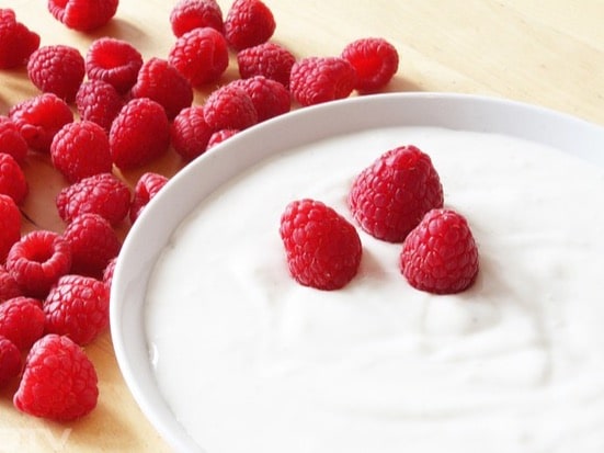 Probiotics help balance the gut microbiome and can improve digestion, reducing bloating caused by an imbalance of bacteria. A quick probiotic supplement or yogurt with live cultures can help regulate digestion and relieve bloating.