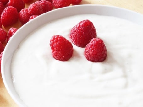 High in probiotics, yogurt supports gut health, which plays a critical role in immune defence. A healthy gut microbiome can improve your bodys ability to fend off infections. Choose unsweetened, live-culture yogurt for the best immunity benefits.